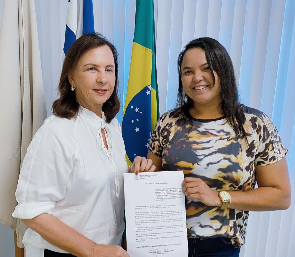 Prefeita de Ipiaú sanciona lei de reajuste do salário dos professores