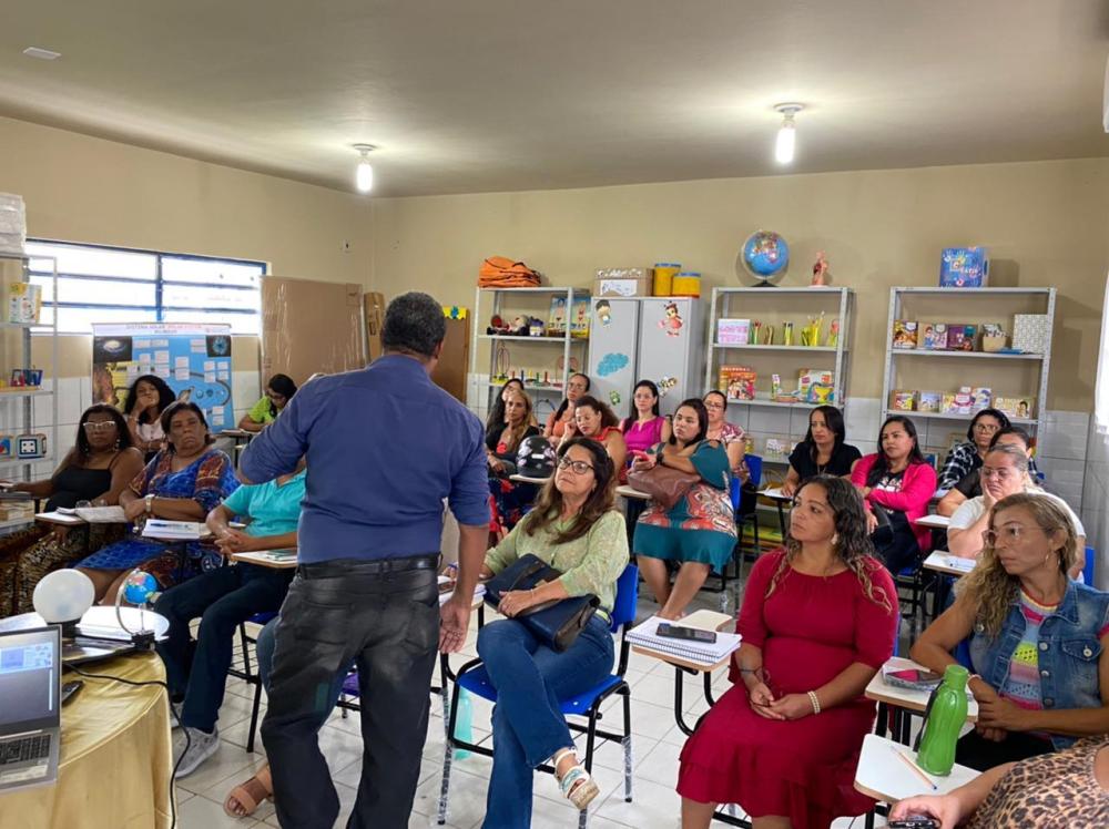 Ipiaú: Professores recebem formação para uso de robótica 