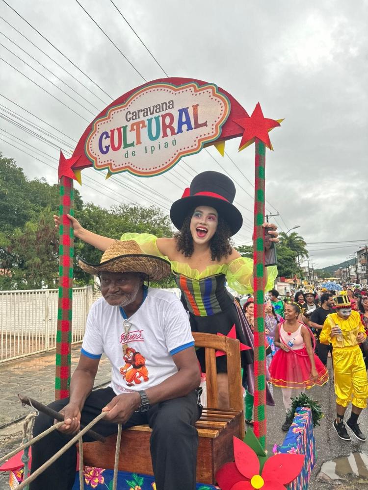 Caravana Cultural abrilhantou as ruas de Ipiaú com a diversidade da arte