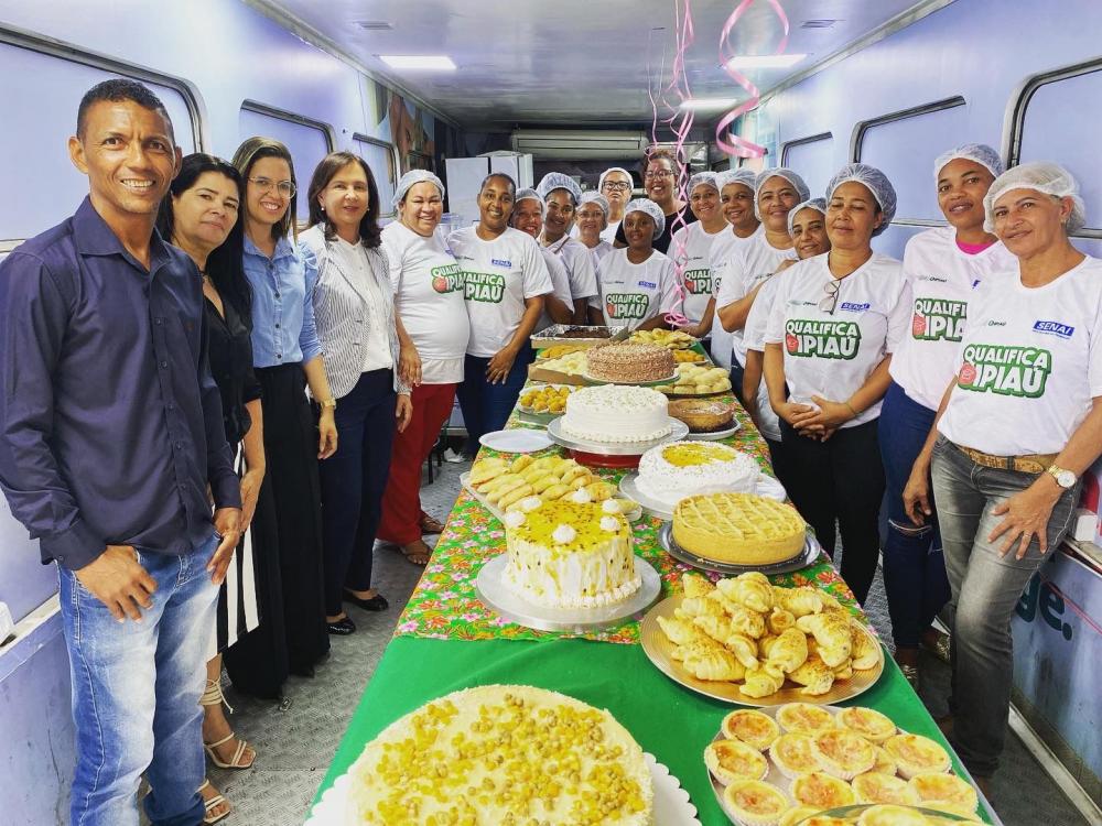Prefeitura promove curso de confeitaria básica em parceria com o Senai
