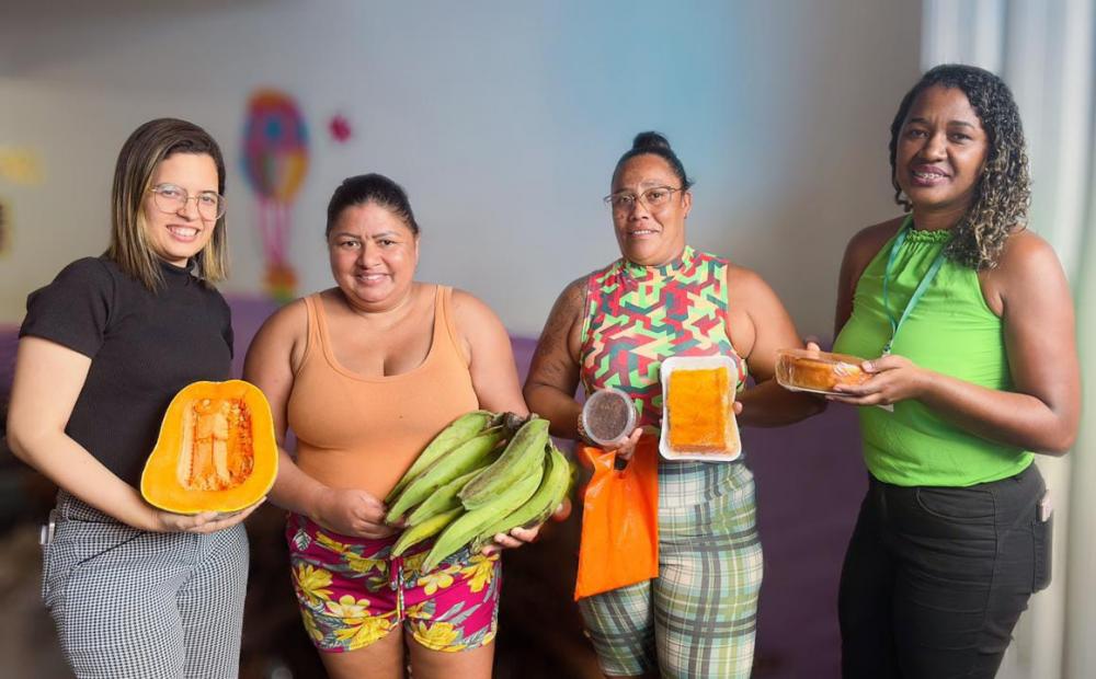 Prefeitura de Ipiaú entrega kits alimentícios do PAA para 200 famílias