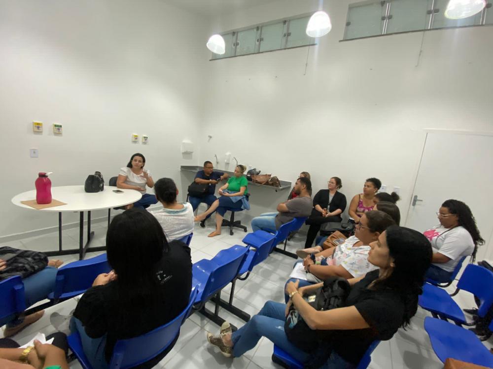 Secretária de Saúde reúne categoria de Enfermagem para confirmar pagamento do piso salarial da categoria