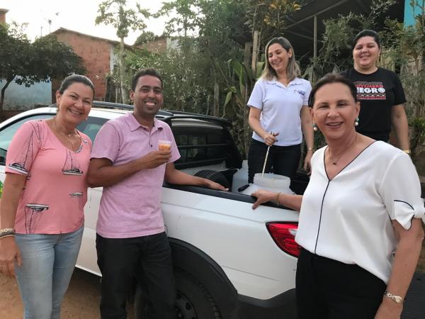 Prefeita Maria acompanha distribuição de sopa para moradores do Bairro Irmã Dulce