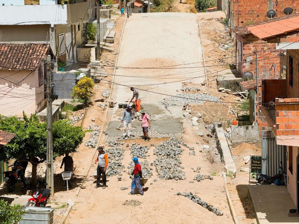 Transformação Urbana em Ipiaú: Novas obras de pavimentação melhoram acessibilidade e infraestrutura