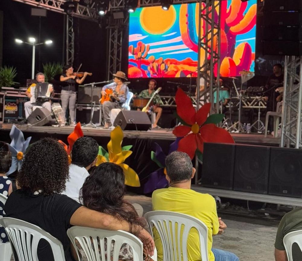 Praça Ruy Barbosa brilha com arte e cultura na I Virada Cultural de Ipiaú
