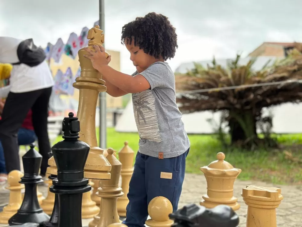 Caravana do Lazer alegrou crianças e adultos na Praça Ruy Barbosa neste sábado