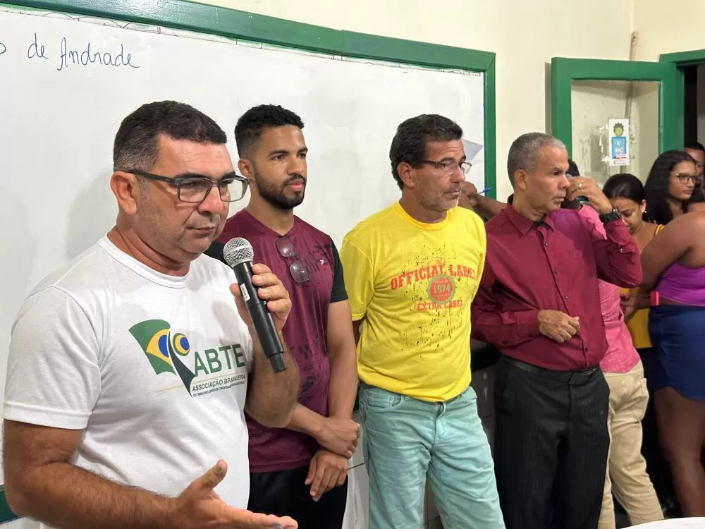 Prefeitura de Ipiaú realiza reunião para matrículas e regras da primeira escolinha municipal de futebol