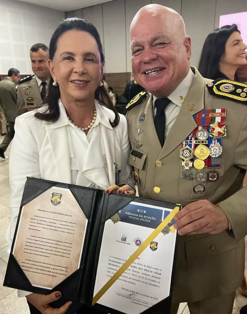 Prefeita Maria é condecorada pela Policia Militar da Bahia por contribuições à Segurança Pública de Ipiaú