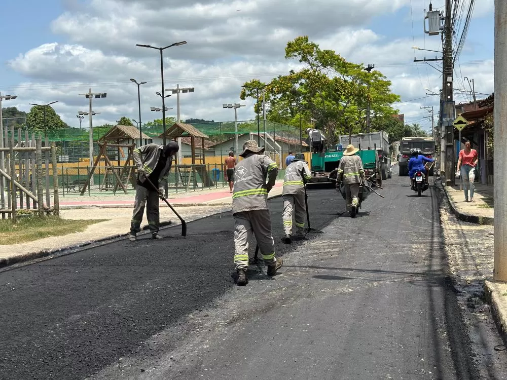 Mais ruas de Ipiaú recebem pavimentação asfáltica, elevando a qualidade de vida e a beleza da cidade