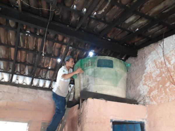 Prefeitura distribui redes de proteção para as caixas D’água