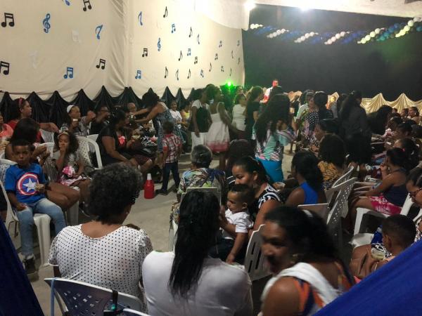 Secretaria de Ação Social promove baile com temática dos ‘anos 60’