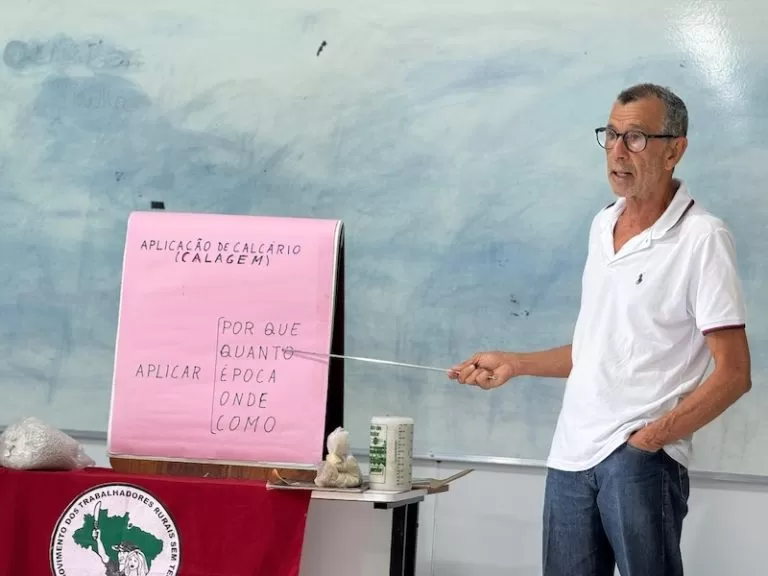 Prefeitura de Ipiaú promove capacitação sobre uso de calcário para agricultores familiares