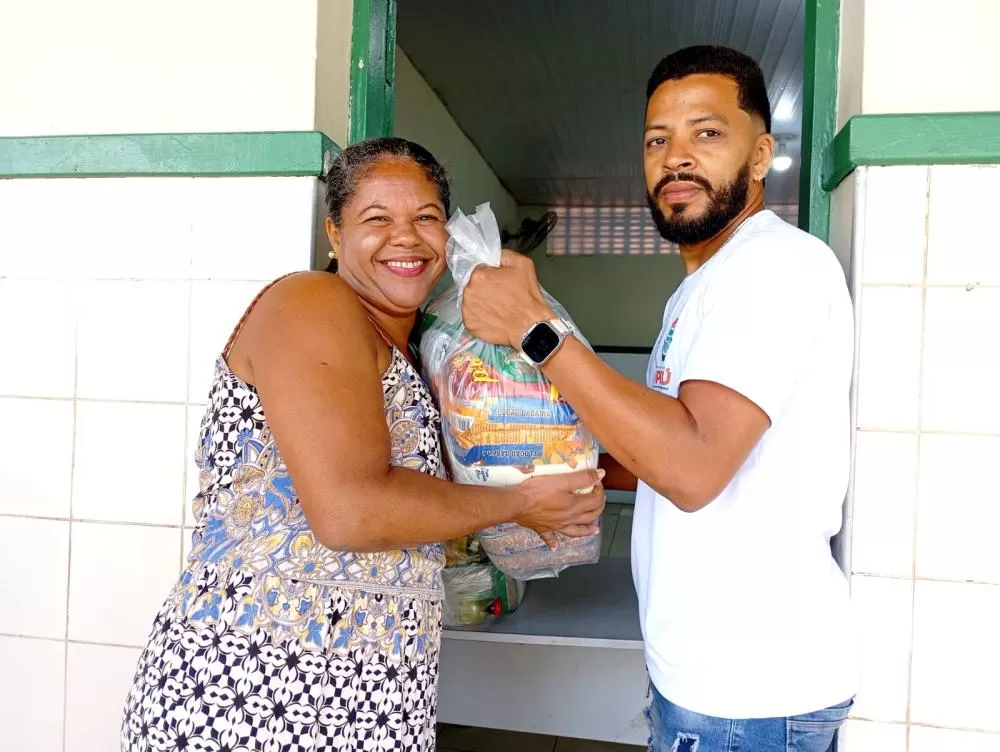 Prefeitura de Ipiaú através da Secretaria de Desenvolvimento Social entrega cestas básicas a famílias em situação de vulnerabilidade