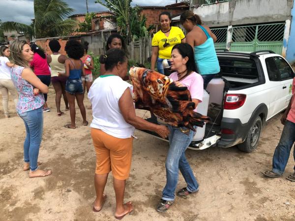 Secretaria de Ação Social distribui sopa e cobertores em diversos bairros 
