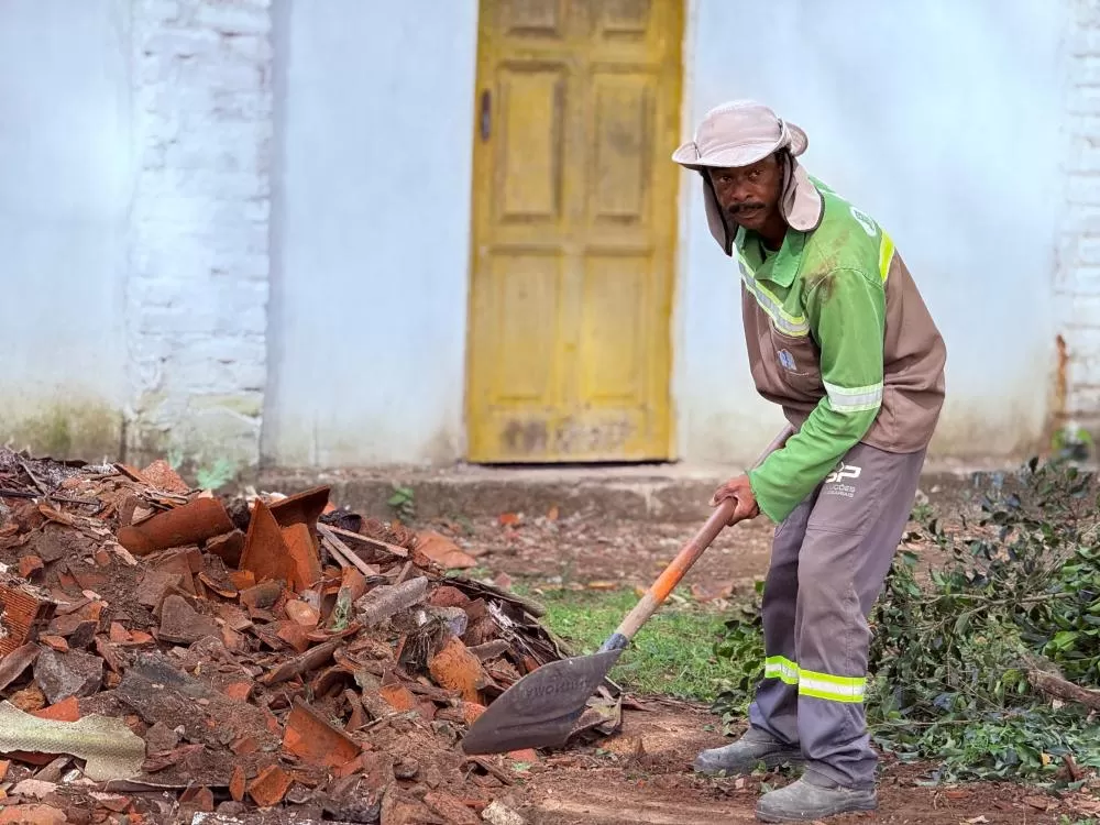 Prefeitura de Ipiaú promove mutirão de limpeza no Parque de Exposição