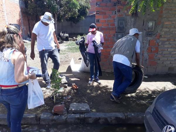Secretaria de Saúde realiza mutirão contra a Dengue e distribui repelentes para moradores do Bairro Euclides Neto