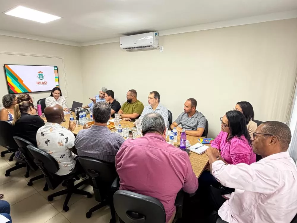 Prefeita Laryssa Dias conduz reunião de Planejamento Estratégico da Gestão Municipal para o exercício de 2026