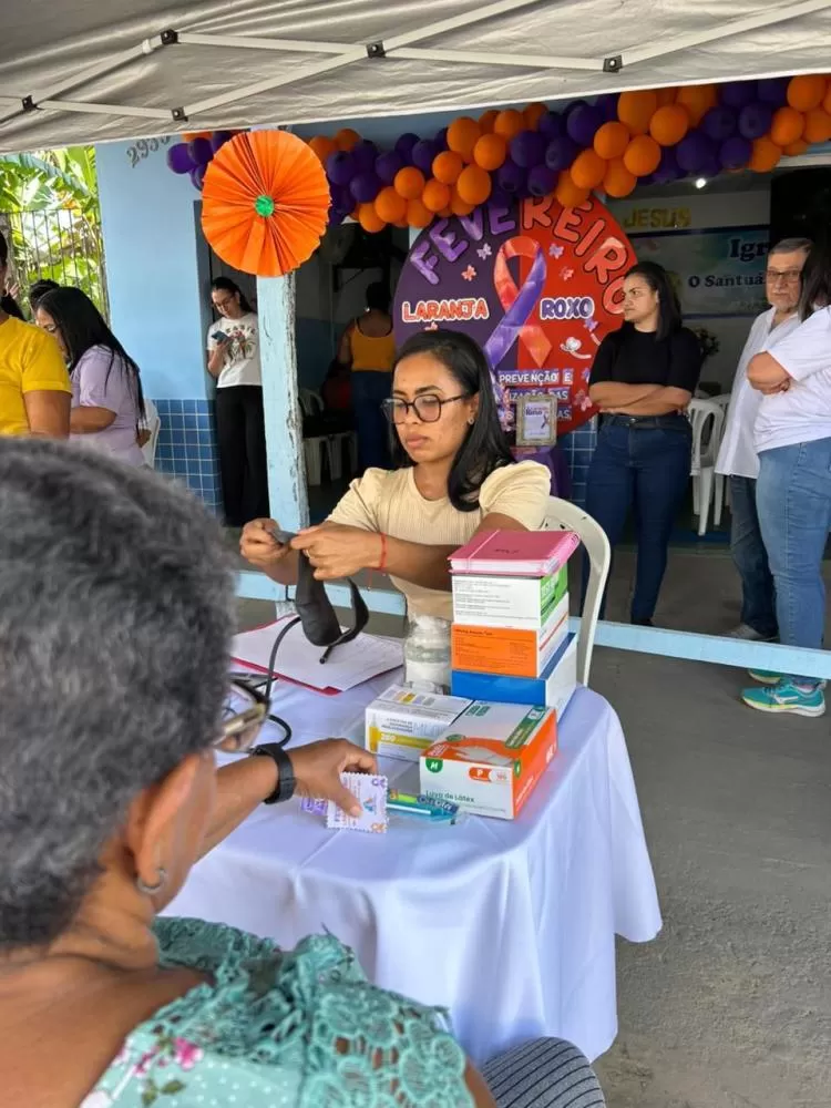 Prefeitura de Ipiaú promove ação do Fevereiro Laranja e Roxo com foco na conscientização e cuidado com a saúde