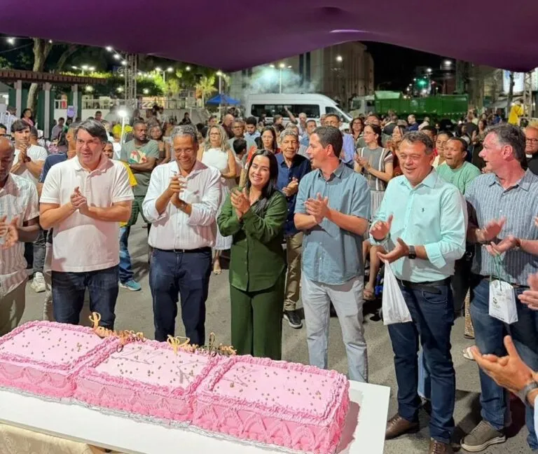 Laryssa Dias participa da abertura do AgroChocolate, faz entrega de novos veículos e é homenageada no seu aniversário