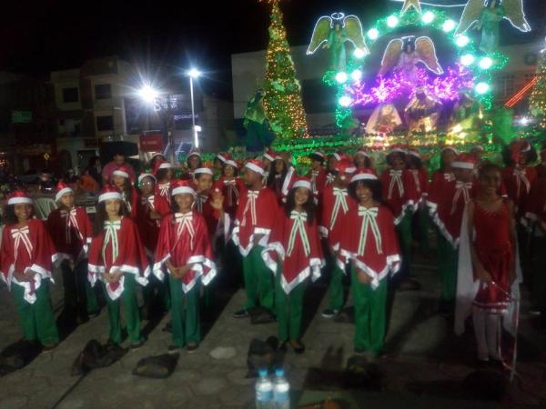 Coral Municipal tem sido destaque na programação do Natal Encantado promovido pela prefeitura