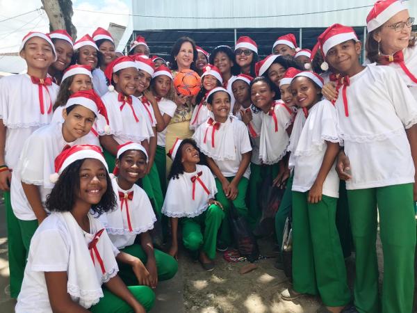 Coral Municipal de Ipiaú homenageia Prefeita e Servidores Municipais