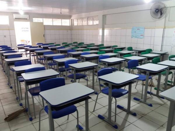 Secretaria de Educação adquire 1400 novas mesas e cadeiras escolares; investimento de mais de R$ 386 mil na Rede Municipal de Ensino