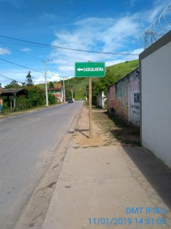 Diretoria de Trânsito promove sinalização na via de acesso à cascalheira da Fazenda do Povo