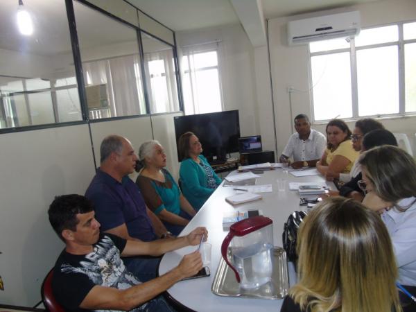 Secretaria de Educação cria comissão que garante transparência e participação da população