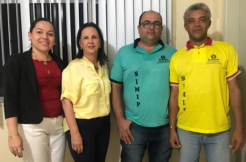 Prefeita Maria das Graças define reajuste de salários dos servidores efetivos do município