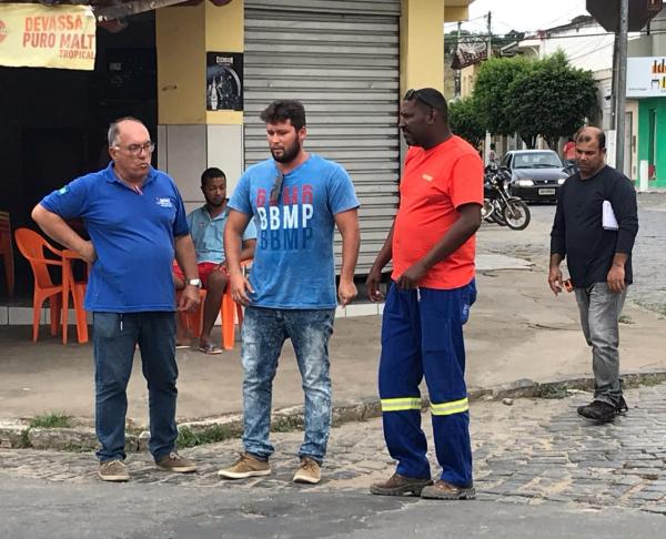 Após prefeitura notificar, Coelba anuncia recuperação de pisos danificados por obras realizadas no município