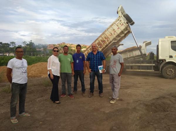 Prefeitura inicia terraplanagem para construção de 02 Creches Pró-Infância