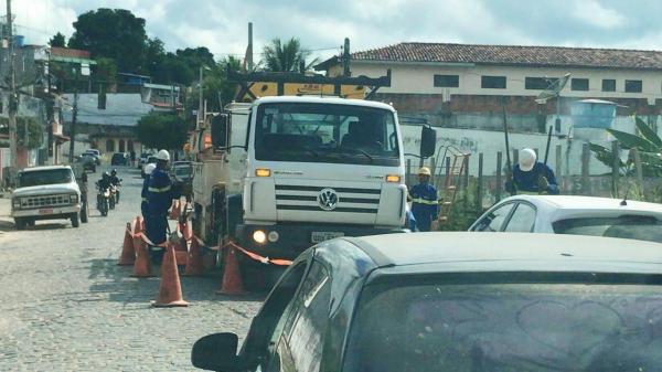 Após solicitação da prefeitura, Coelba inicia instalação de quase 70 postes 