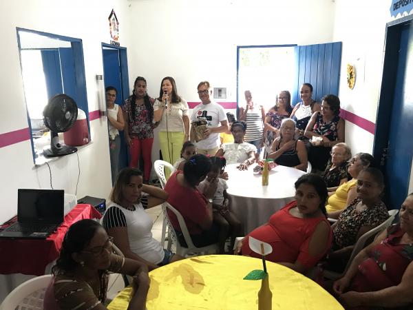 Secretaria de Ação Social promove homenagem às mães de Córrego de Pedras no núcleo do CRAS