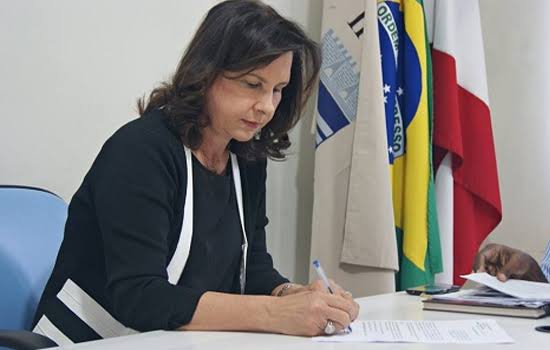 Prefeita de Ipiaú determina suspensão do comércio e toque de recolher