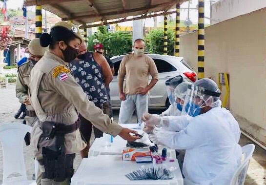 Secretaria de Saúde realiza teste rápido para detecção precoce do COVID-19 na Polícia Militar 
