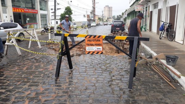 Prefeitura e Infraestrutura intensificam recuperação de vias em Ipiaú
