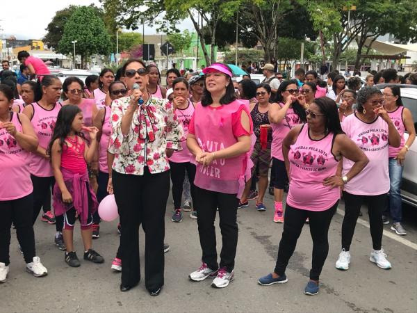 Secretaria de Saúde finaliza Campanha do Outubro Rosa com caminhada de conscientização