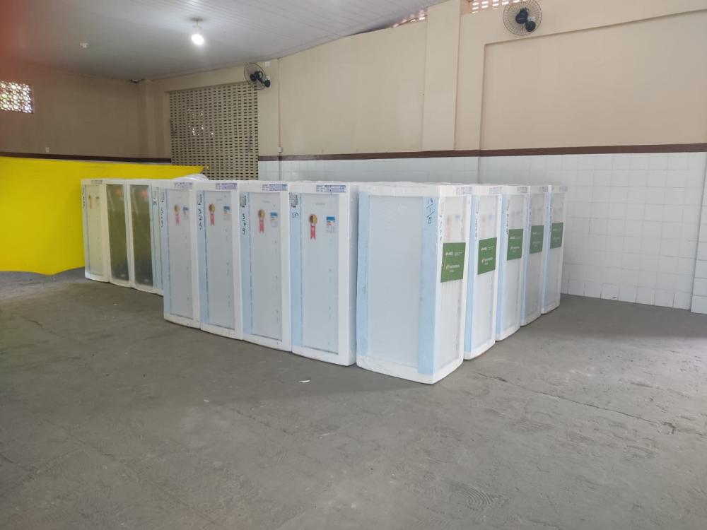 Vídeo: Ipiauenses atingidos pela enchente recebem geladeiras nesta quarta-feira