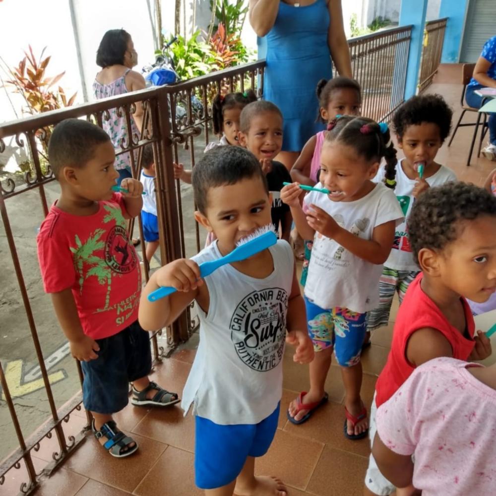 Crianças participam de ação da saúde bucal realizada pela Secretaria de Saúde 