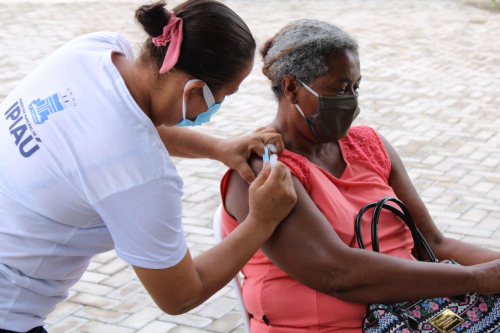 Pessoas a partir de 60 anos já podem tomar 4ª dose da vacina contra covid-19