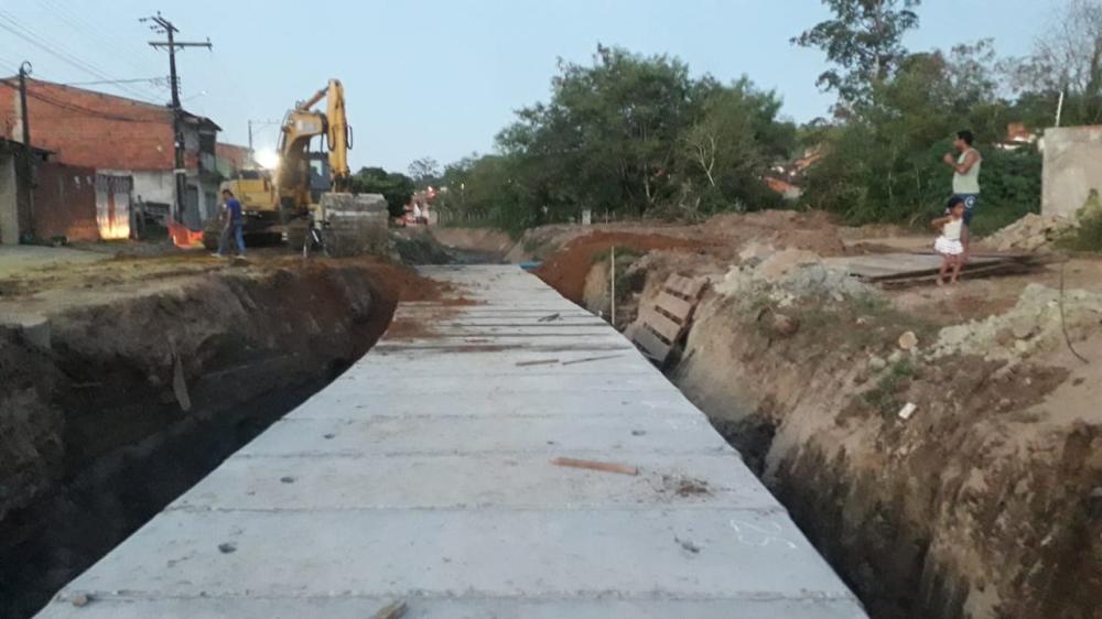 Drenagem no Santa Rita e ACM é anunciada pela prefeita