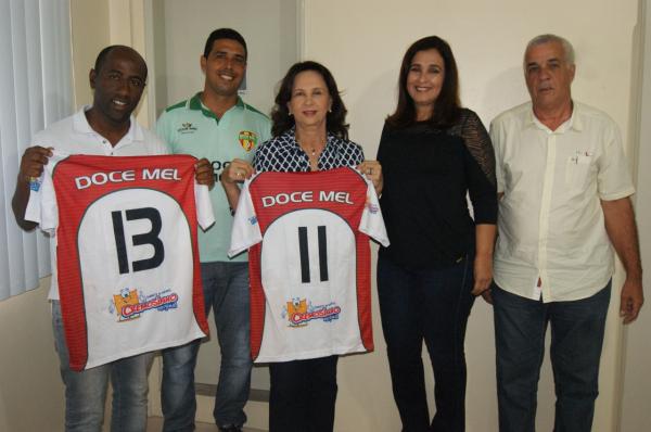 Ipiaú: Prefeitura e Doce Mel Esporte Clube celebram termo de cessão do Estádio Pedro Caetano