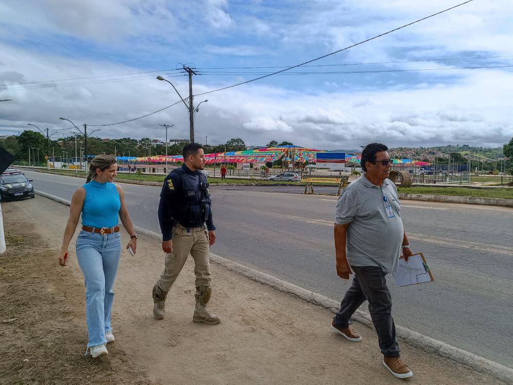 São Pedro de Ipiaú – Prefeitura e PRF alinham esquema de segurança na BR-330